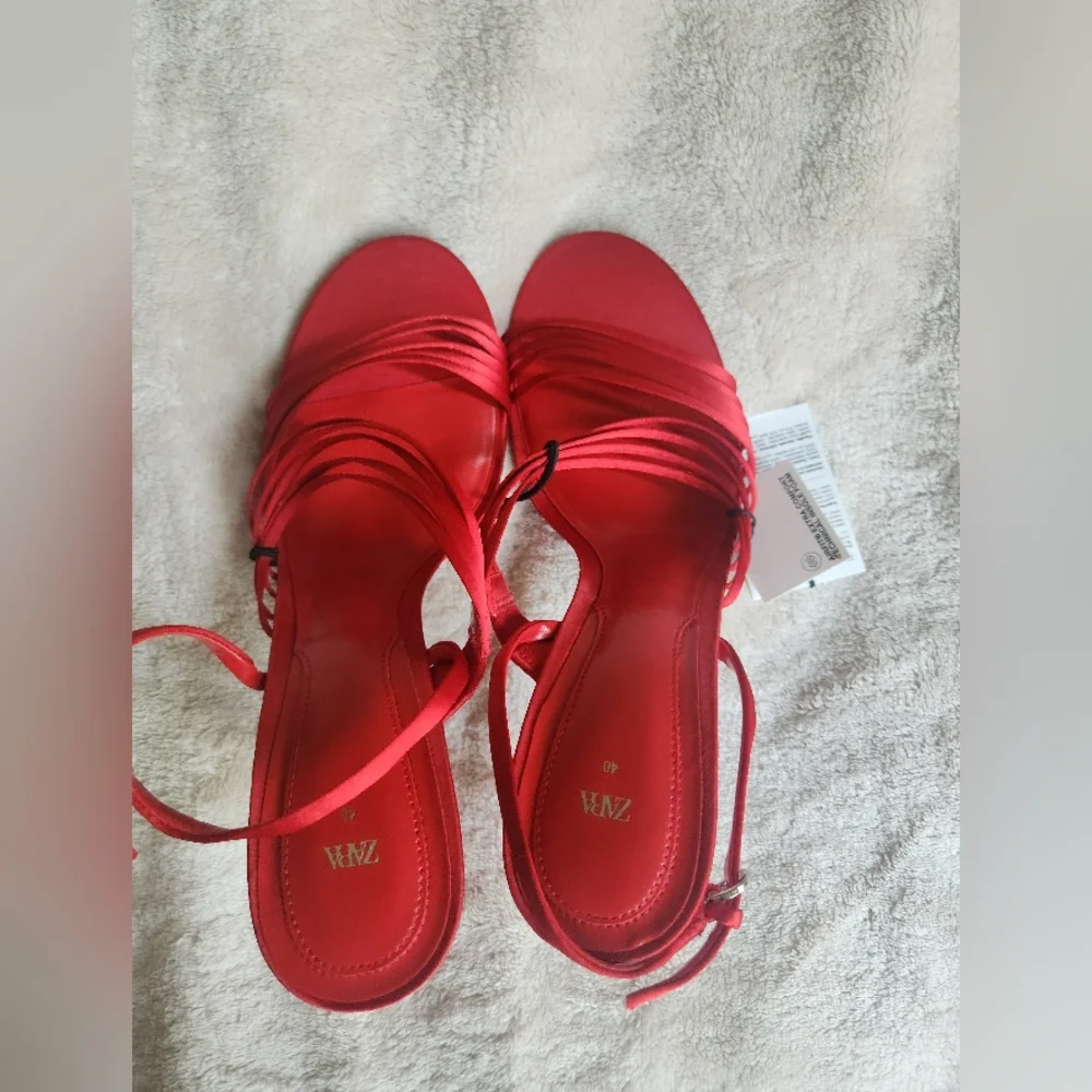 Zara Heeled Strappy Sandals Red Size 9 NWT - Picture 3 of 7